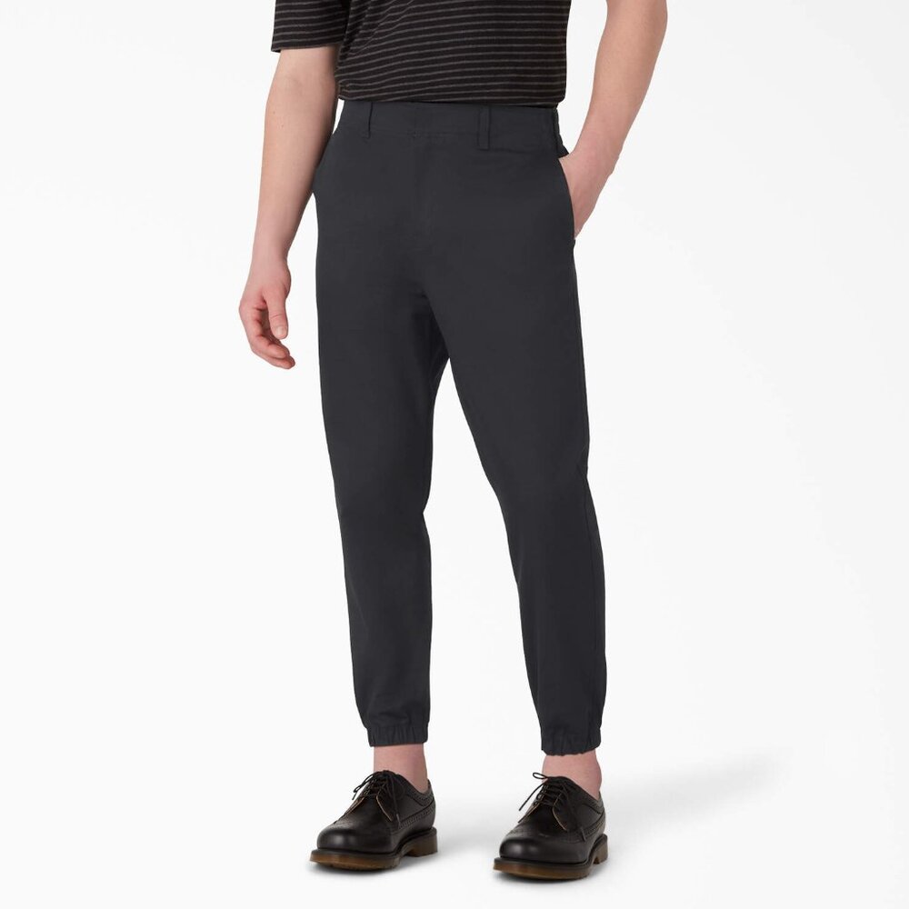 NWT. Dickies Men Cropped Jogger Pants